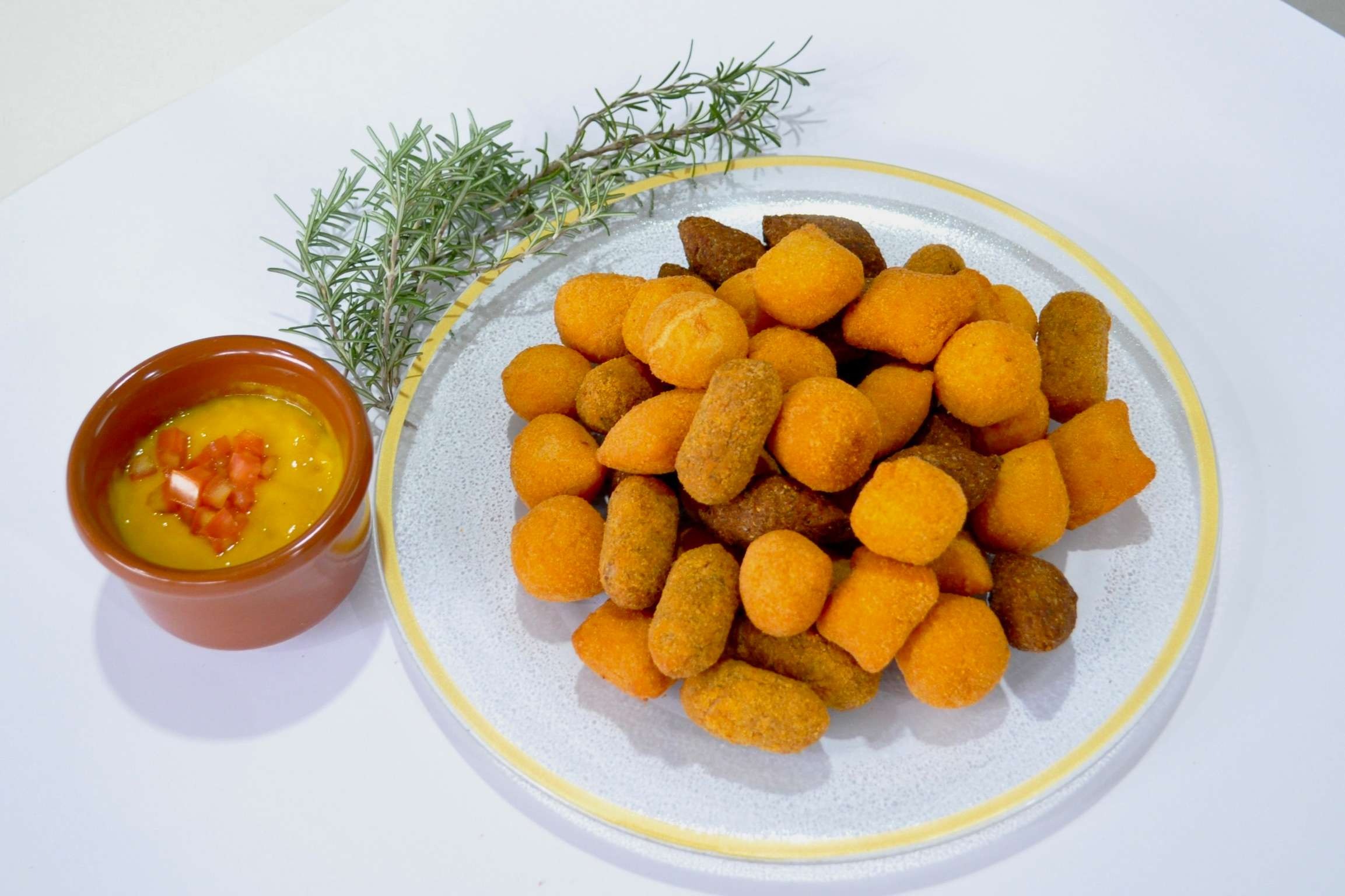 Cento de salgado frito