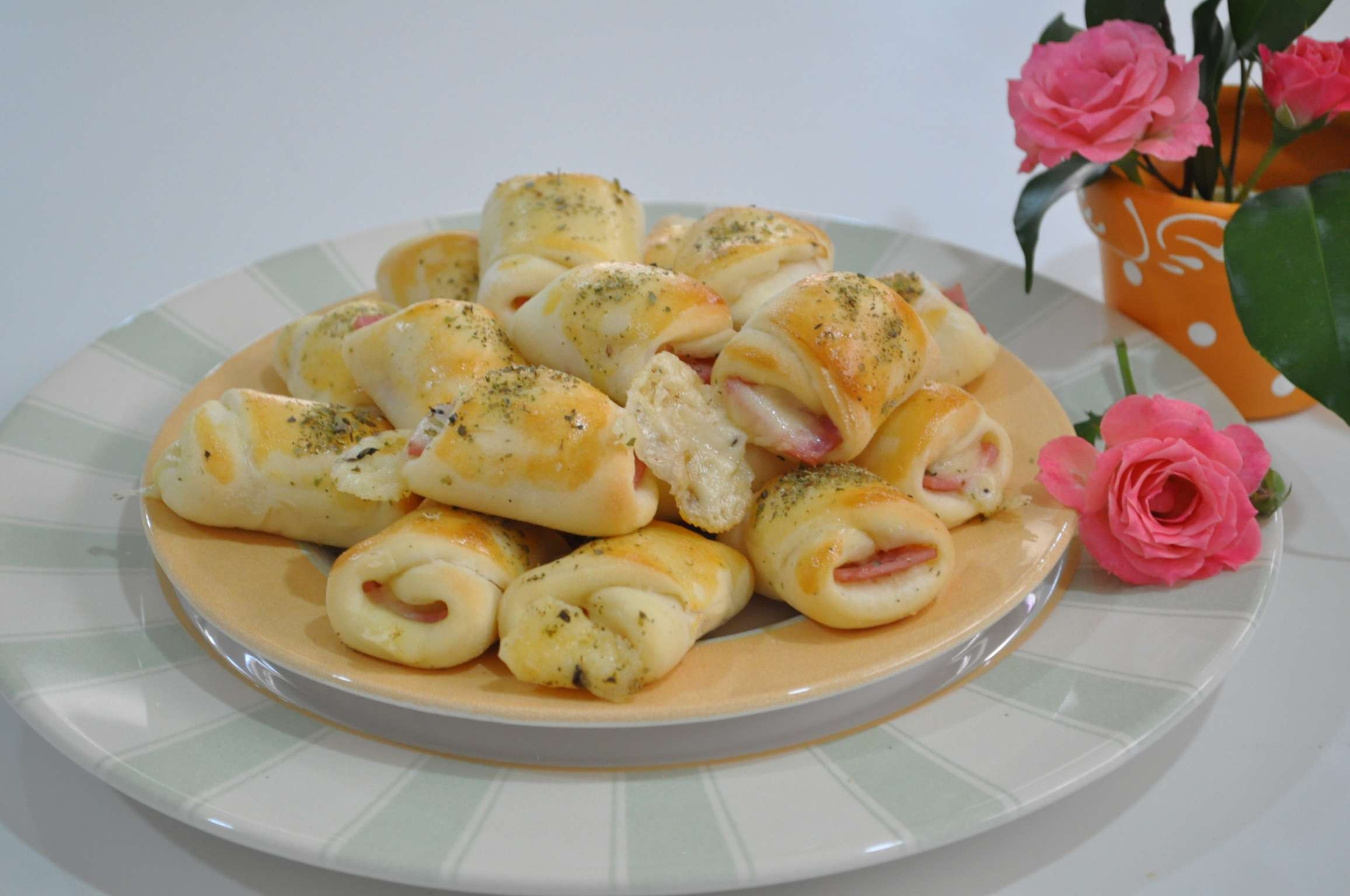 Salgado assado de calabresa