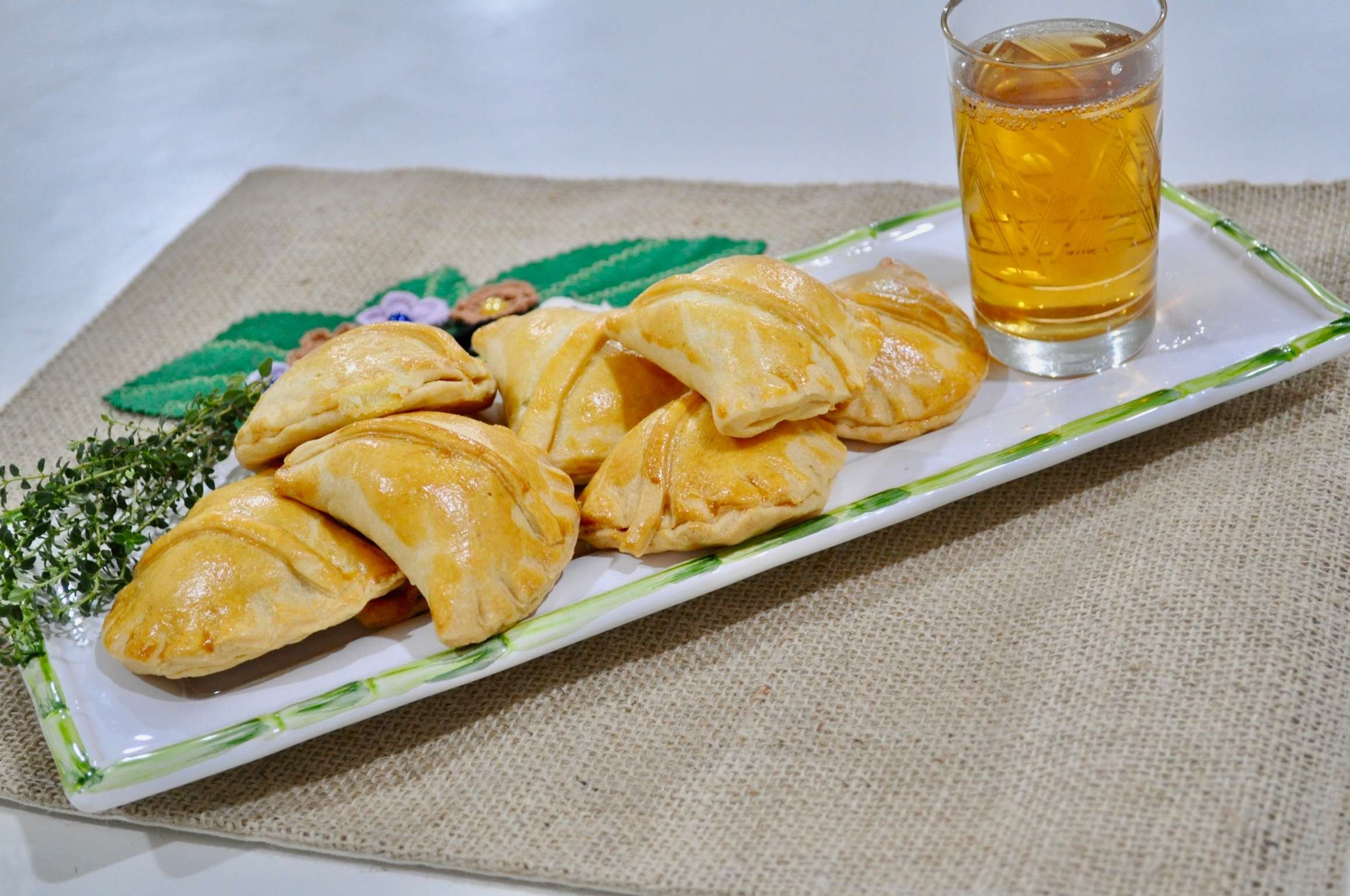 Salgado de presunto e queijo