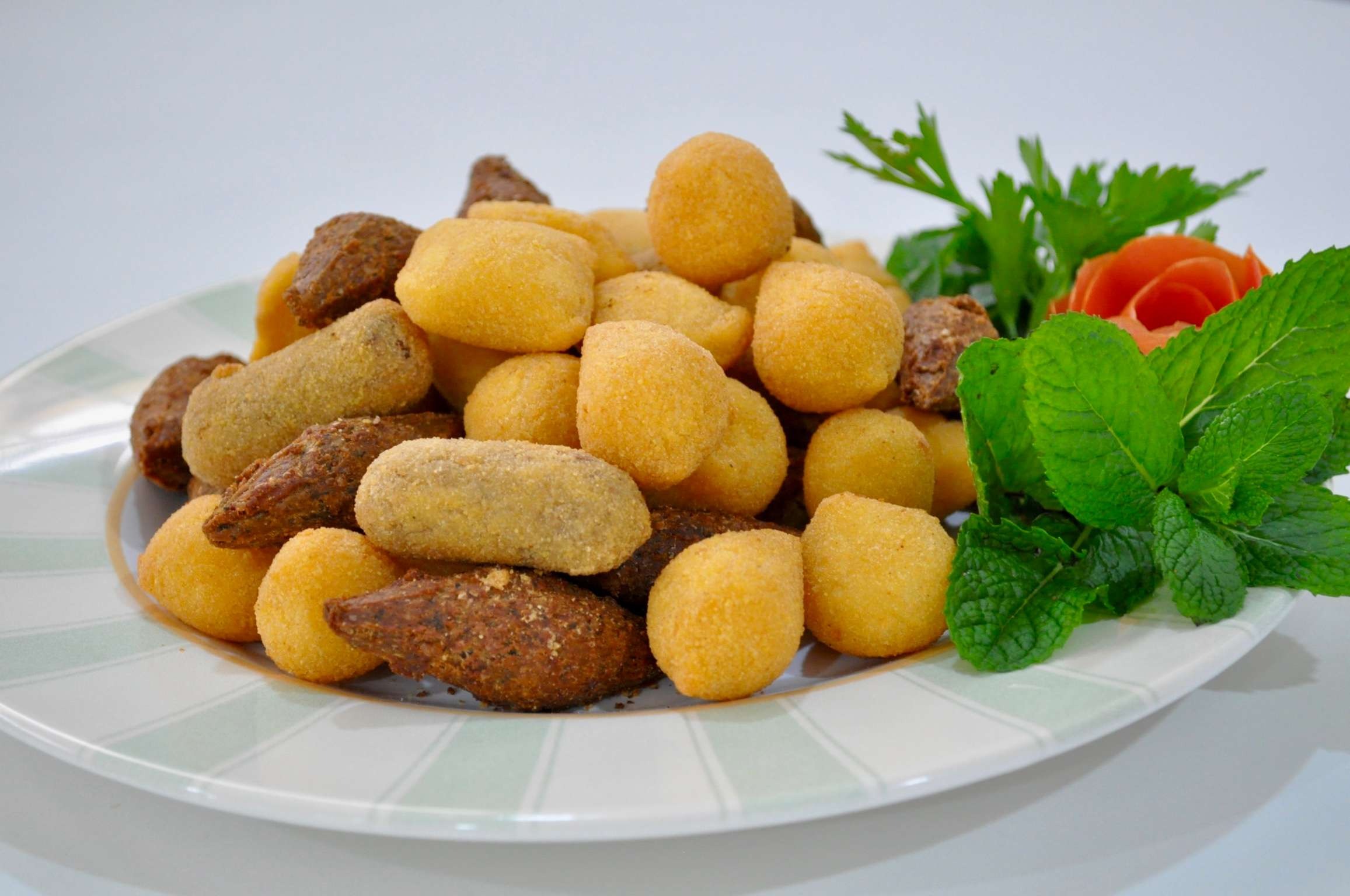 Salgados fritos para festa